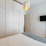 Go Native Lisbon - Principe Real Apartment *