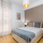 Go Native Lisbon - Principe Real Apartment Lisbon