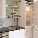Go Native Lisbon - Principe Real Apartment
