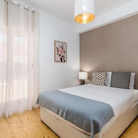 Go Native Lisbon - Principe Real Apartment Lisbon