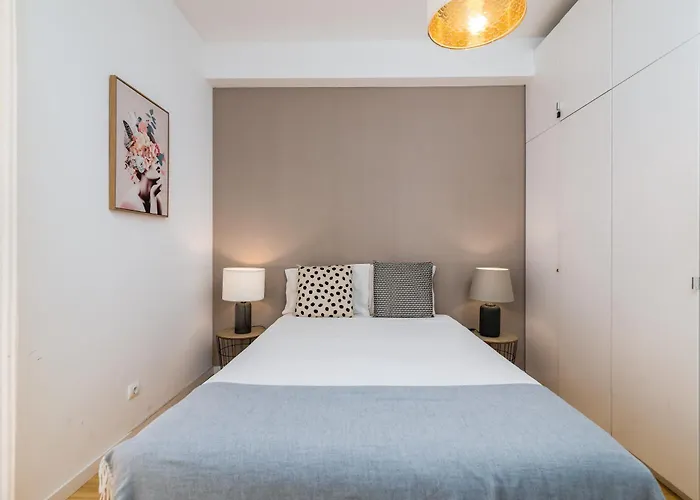 Go Native - Principe Real Apartman